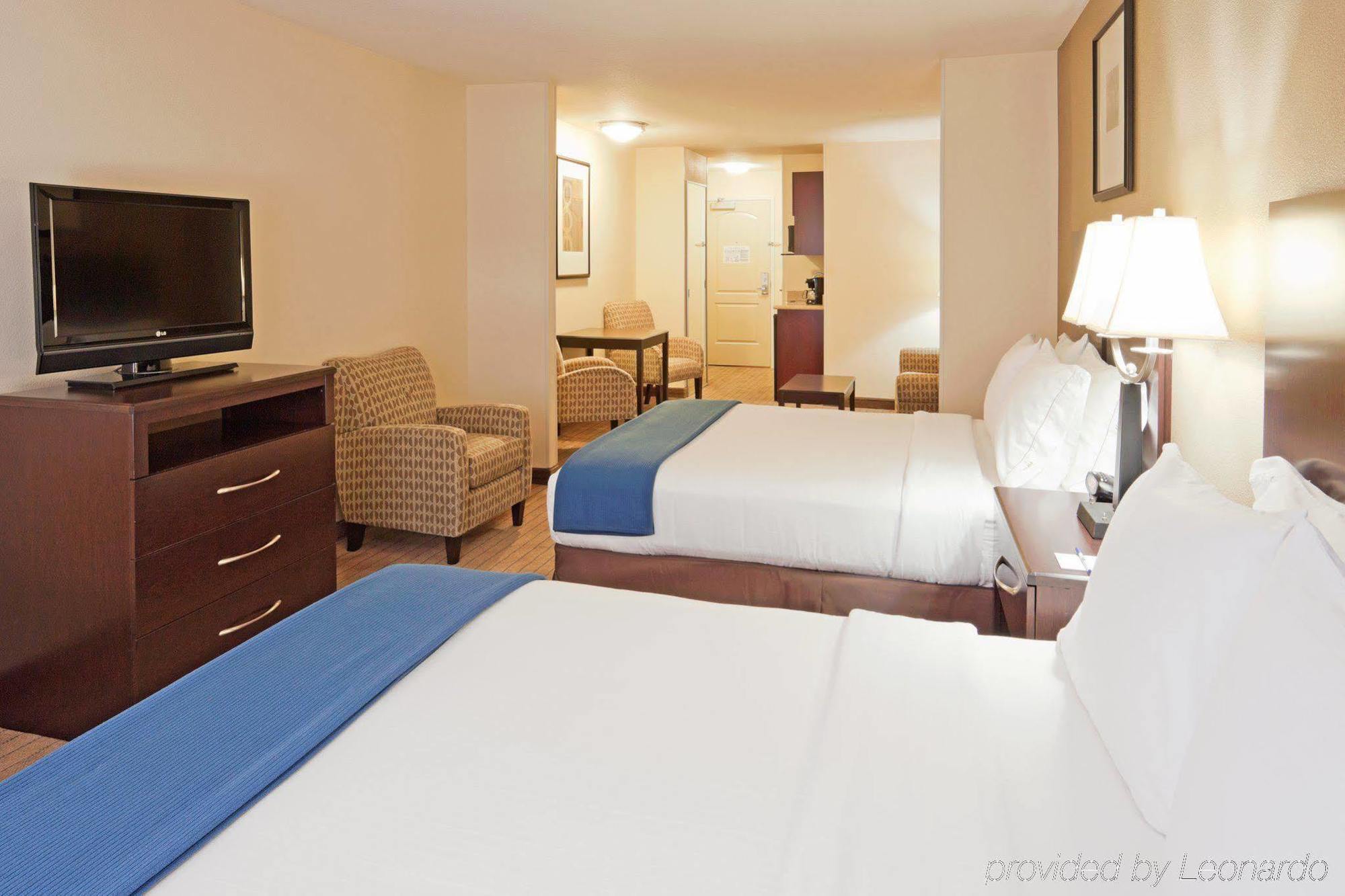 Holiday Inn Express & Suites Clovis Fresno Area By Ihg Chambre photo